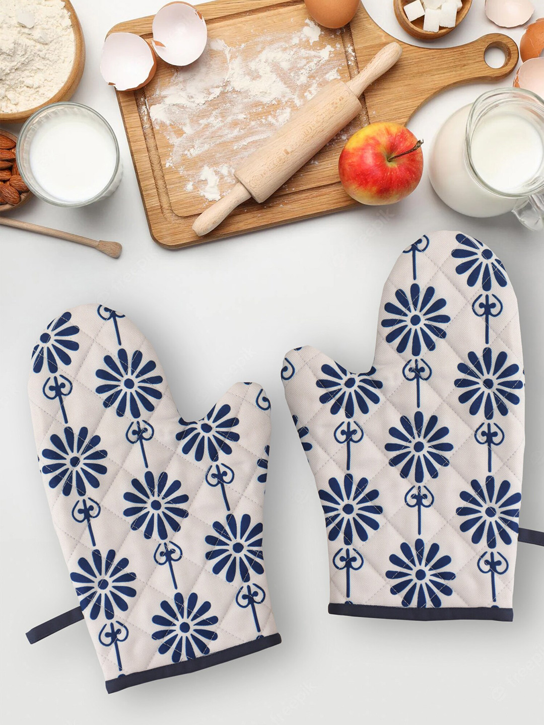 

ZEBA White & Blue Set of 2 Printed Padded Cotton Oven Kitchen Gloves