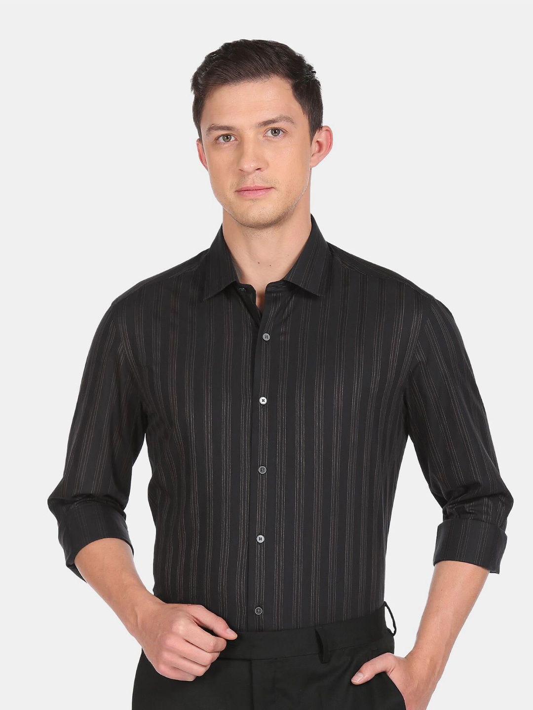 

Arrow New York Men Slim Fit Striped Casual Shirt, Black