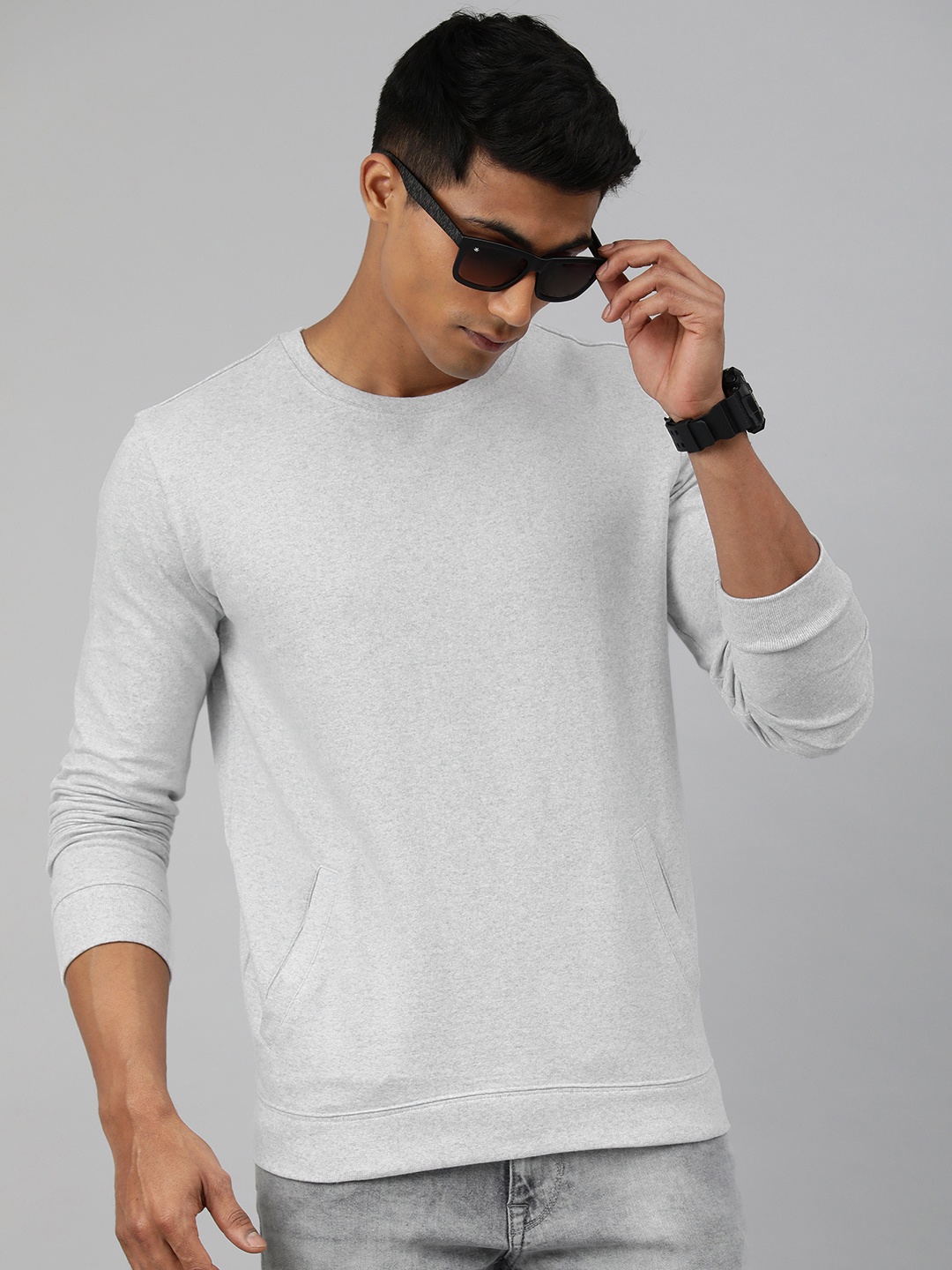 

Huetrap Men Solid Cotton Sweatshirt, White
