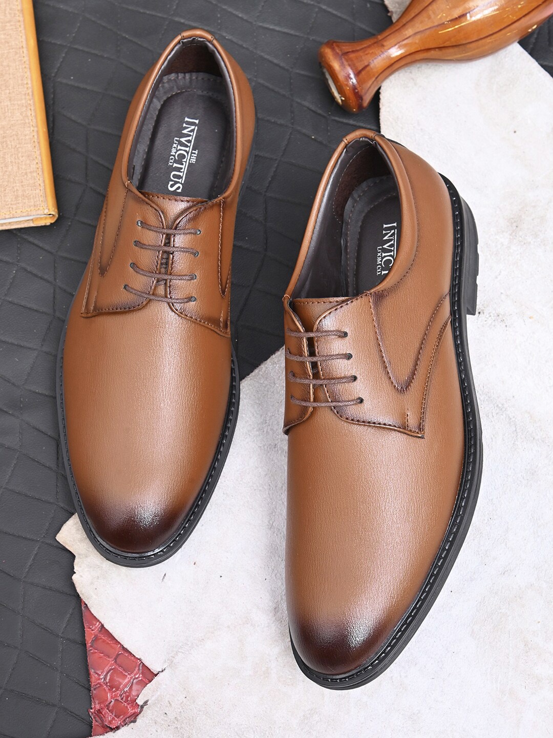 

INVICTUS Men Synthetic Leather Formal Derbys, Tan
