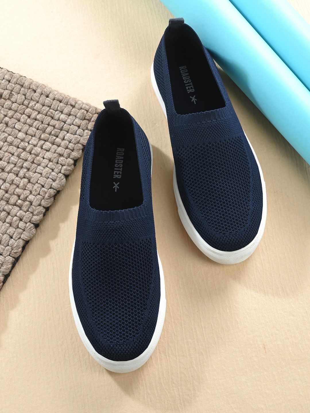 

Roadster Men Woven Design Lightweight Slip-On Sneakers, Navy blue