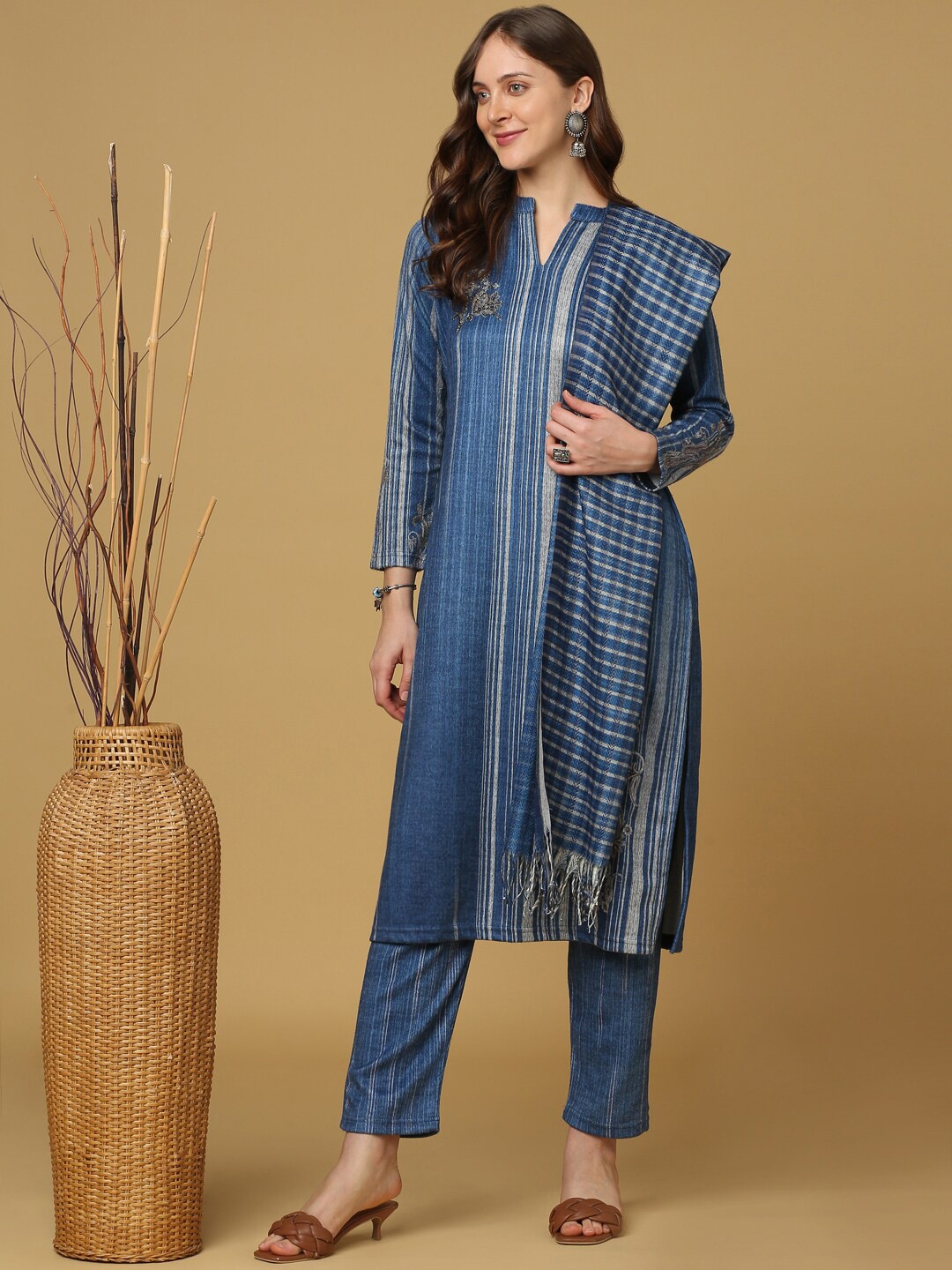 

Indifusion Ethnic Motifs Striped Kurta with Trousers & With Dupatta, Blue