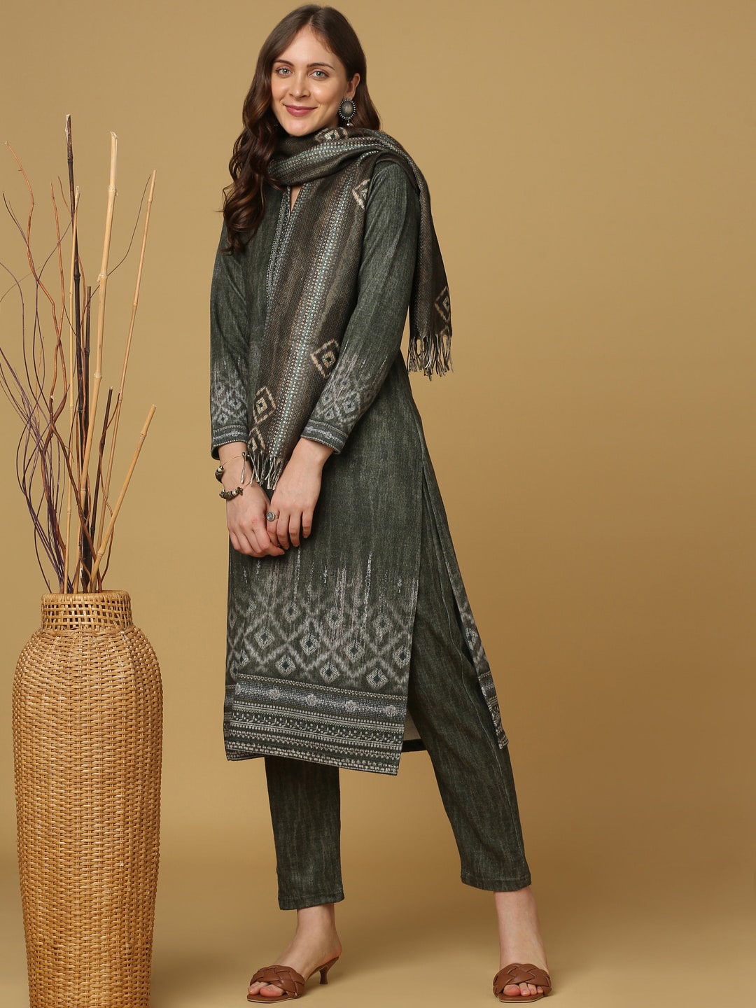 

Indifusion Printed Kurta with Trousers & With Dupatta, Grey