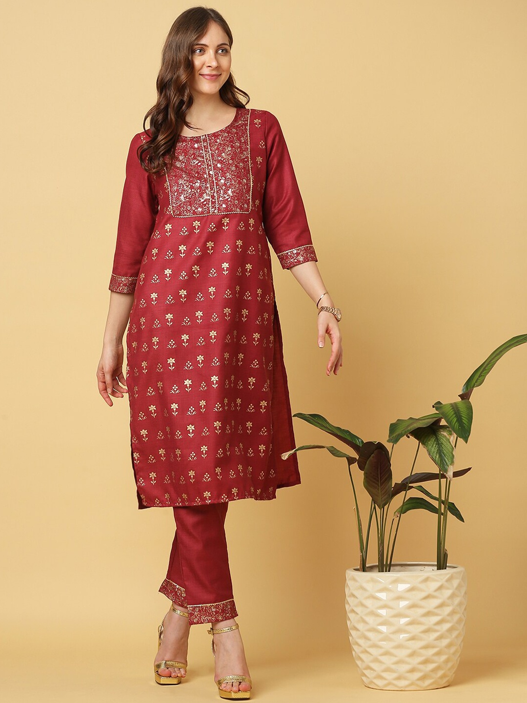 

Indifusion Floral Printed Kurta with Trousers, Maroon