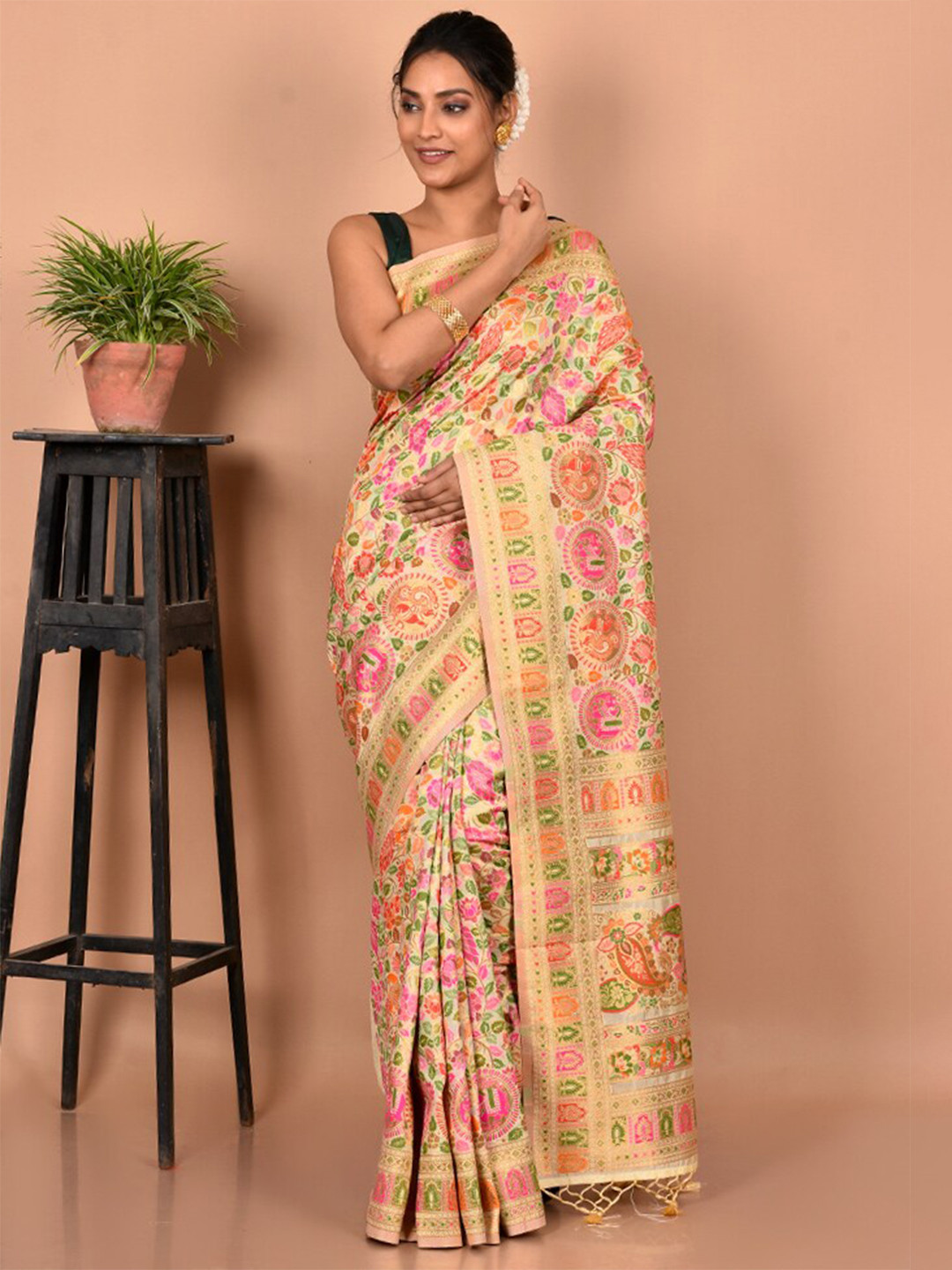 

AllSilksFloral Zari Silk Blend Saree, Cream