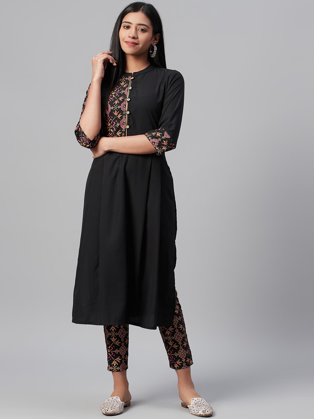 

ZIYAA Chevron Yoke Design Crepe Round Neck A-Line Kurta, Black