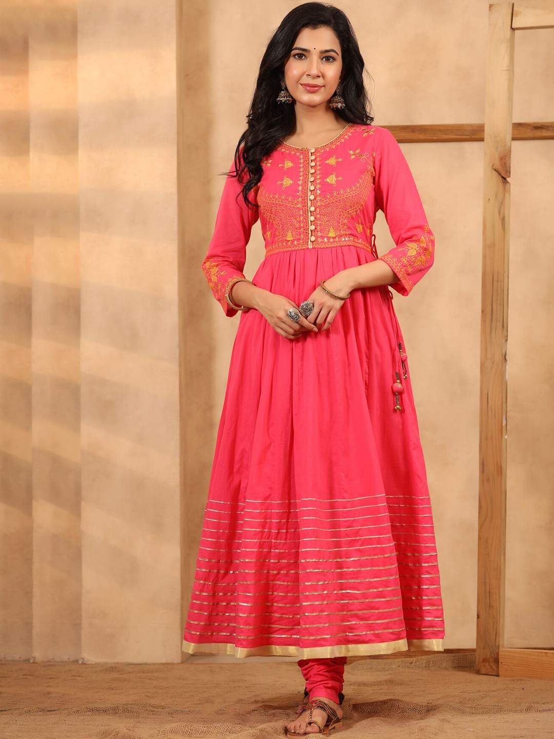 

Rain & Rainbow Women Pink Embroidered Thread Work Pure Cotton Kurta Set