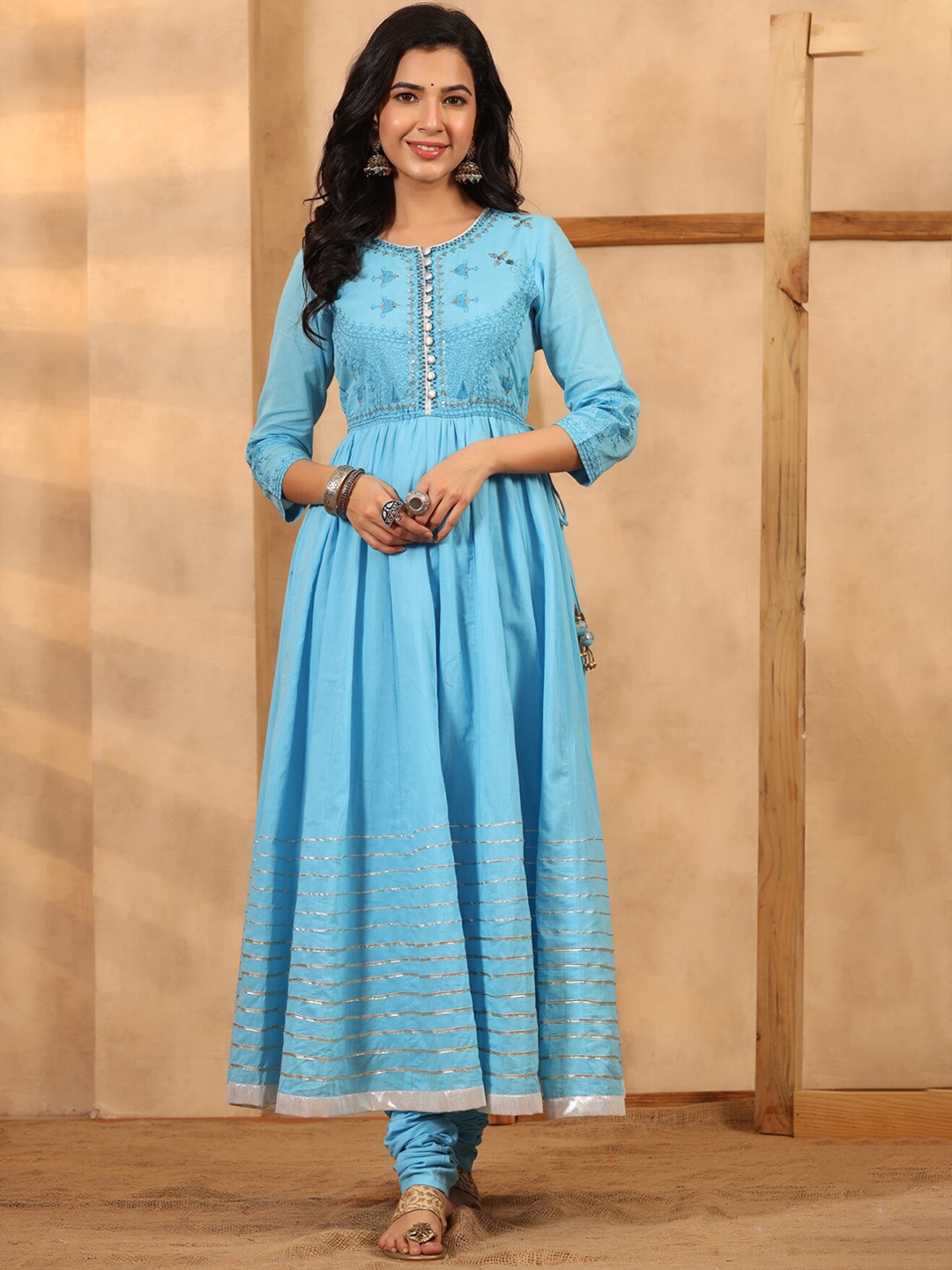 

Rain & Rainbow Women Blue Embroidered Thread Work Pure Cotton Kurta Set