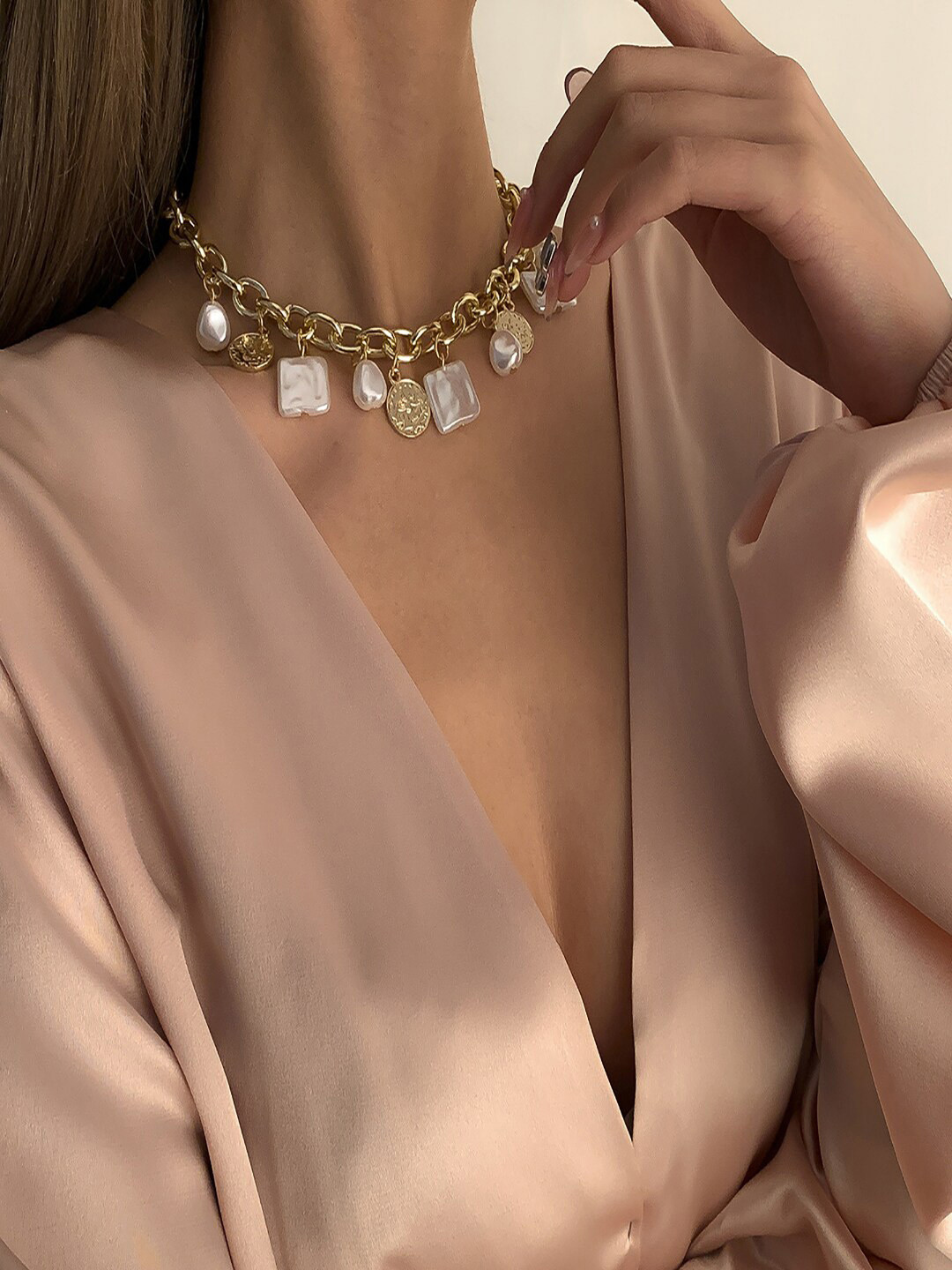 

AQUASTREET Gold-Plated Choker Necklace