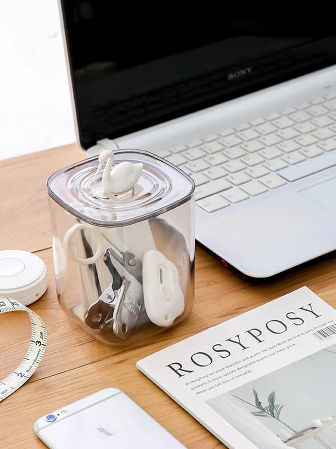 

MARKET99 Cuboid Plastic Cotton Box Holder, Transparent