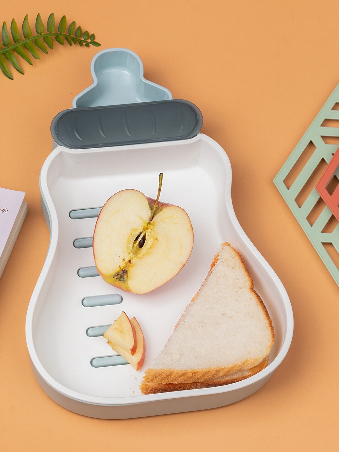

MARKET99 Kids Grey & White Printed Plastic Matte Plate