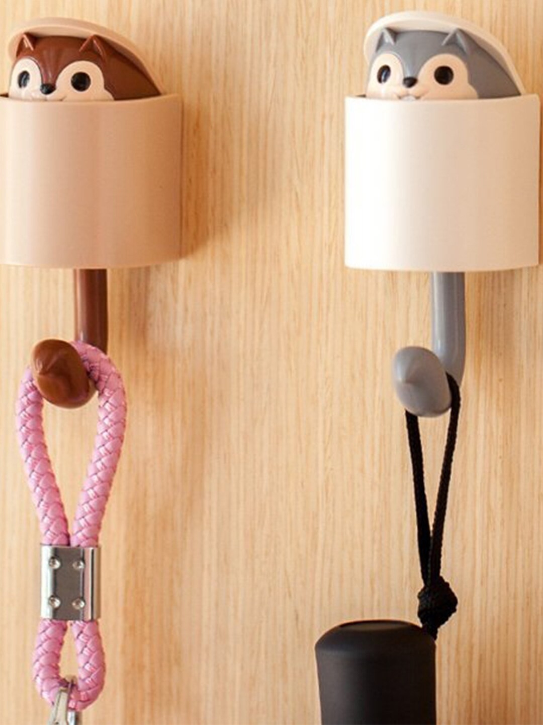 

MARKET99 Off White Invisible Squirrel Wall Hook