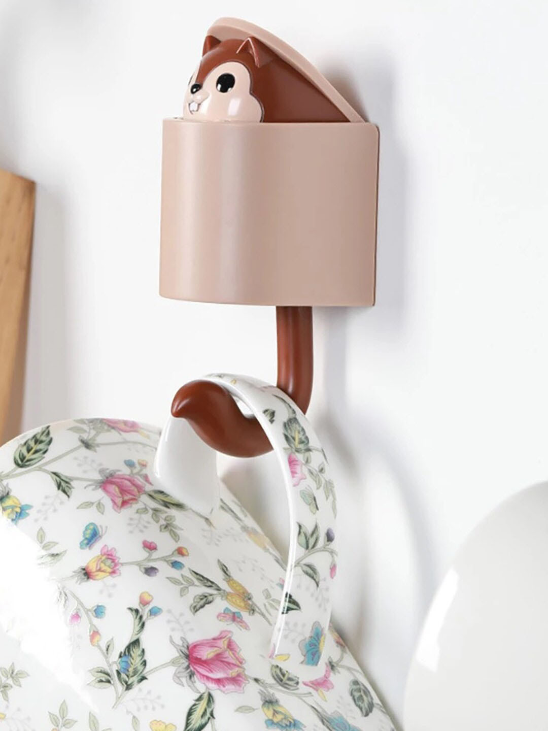 

Market99 Brown Invisible Squirrel Wall Hook