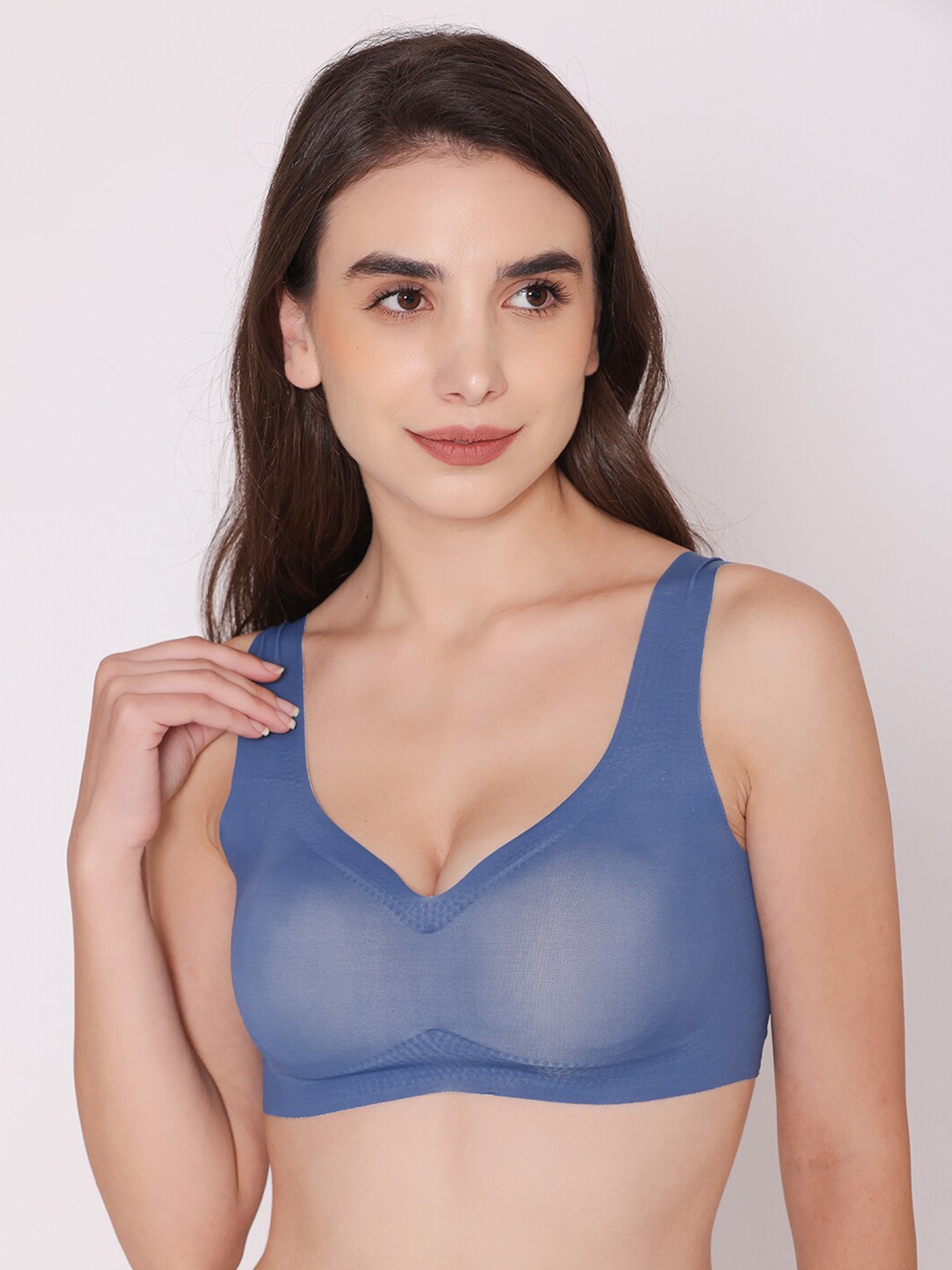 

Treasure chest Woman Grace Pull-on Wire Free Padded Lace Tshirt Bra, Blue