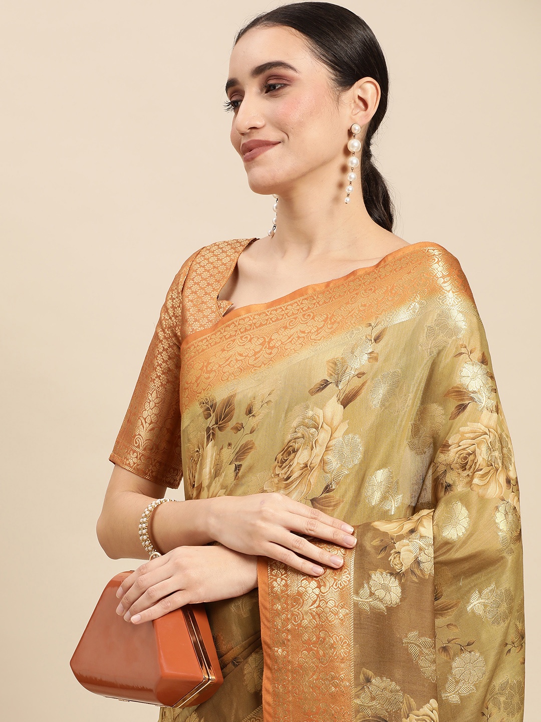 

Mitera Brown & Gold-Toned Floral Zari Pure Silk Jacquard Saree