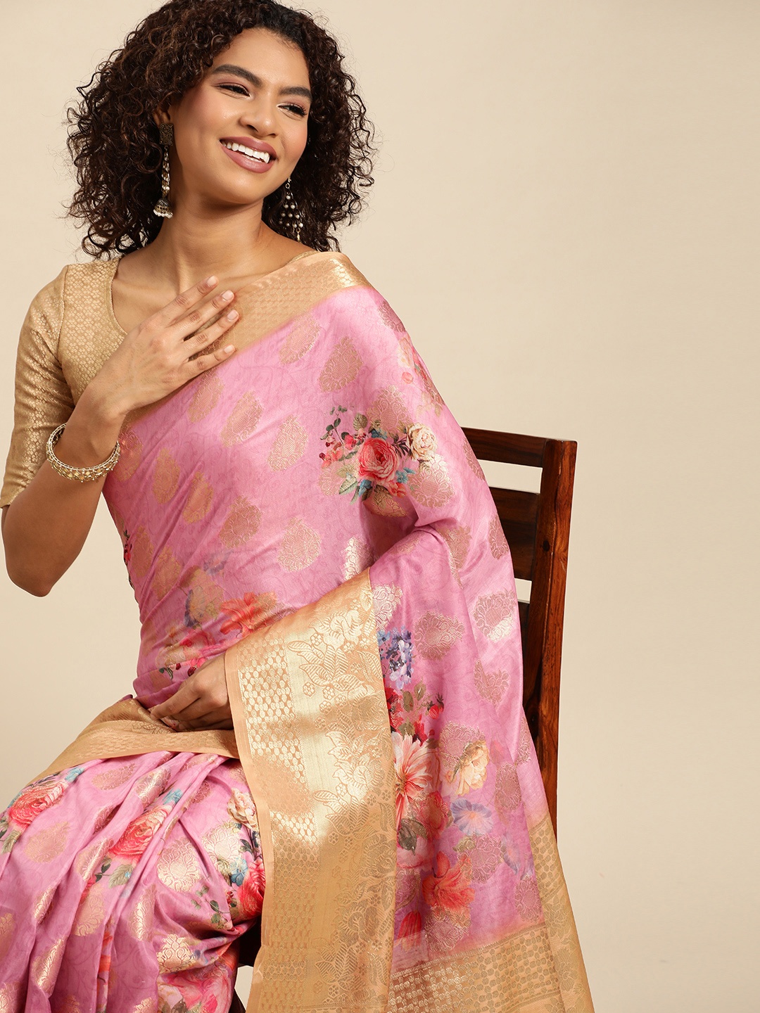 

Mitera Magenta & Gold-Toned Floral Jacquard Zari Pure Silk Saree