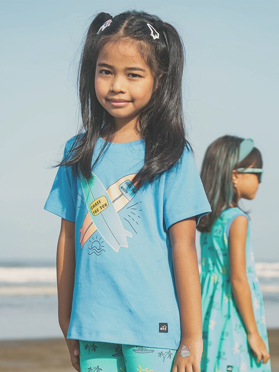 

Whistle & Hops Kids Kids Surfboard Organic Cotton T-shirt, Blue