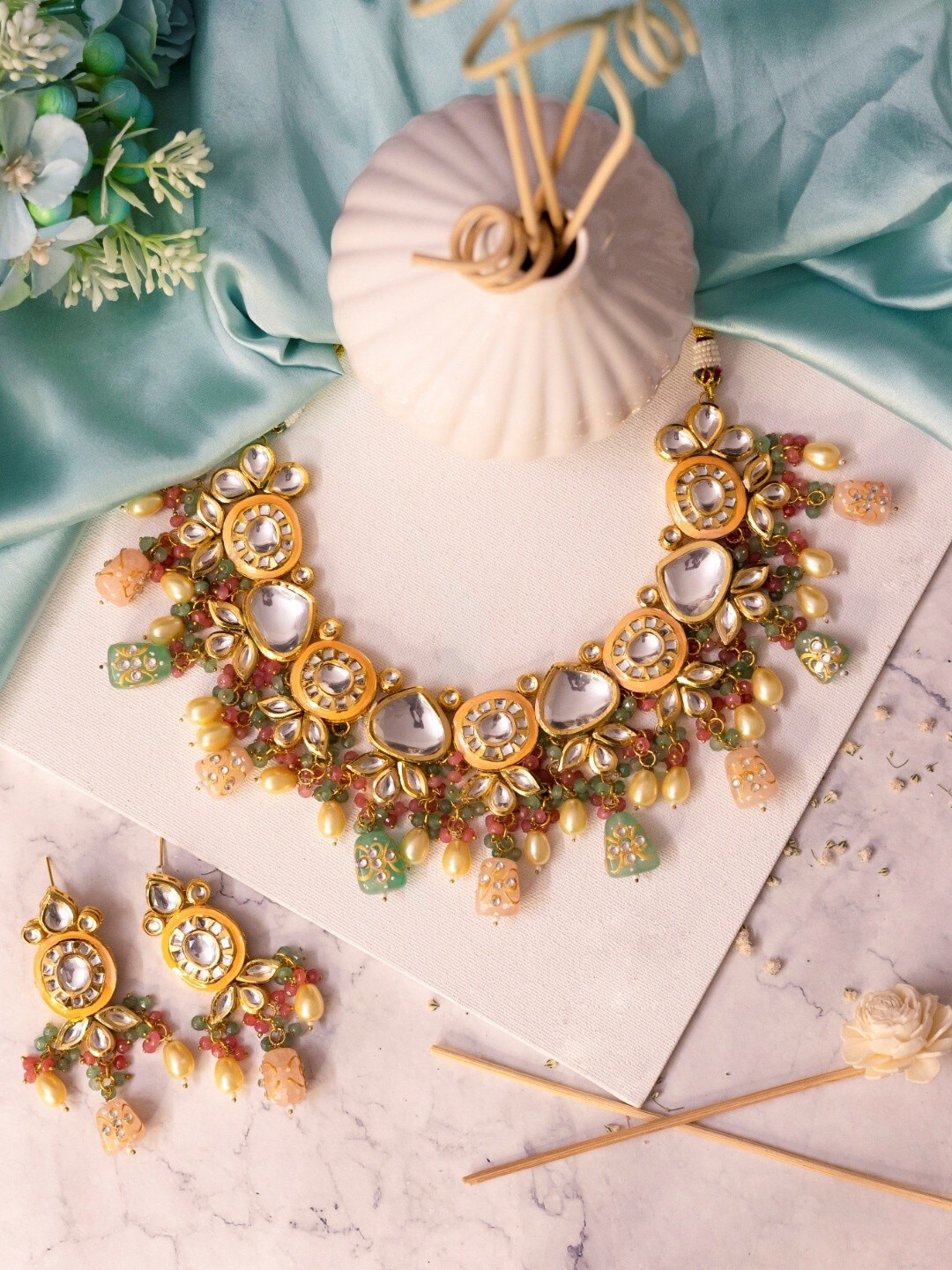 

Ishhaara Gold-Plated Kundan Studded & Beaded Jewellery Set