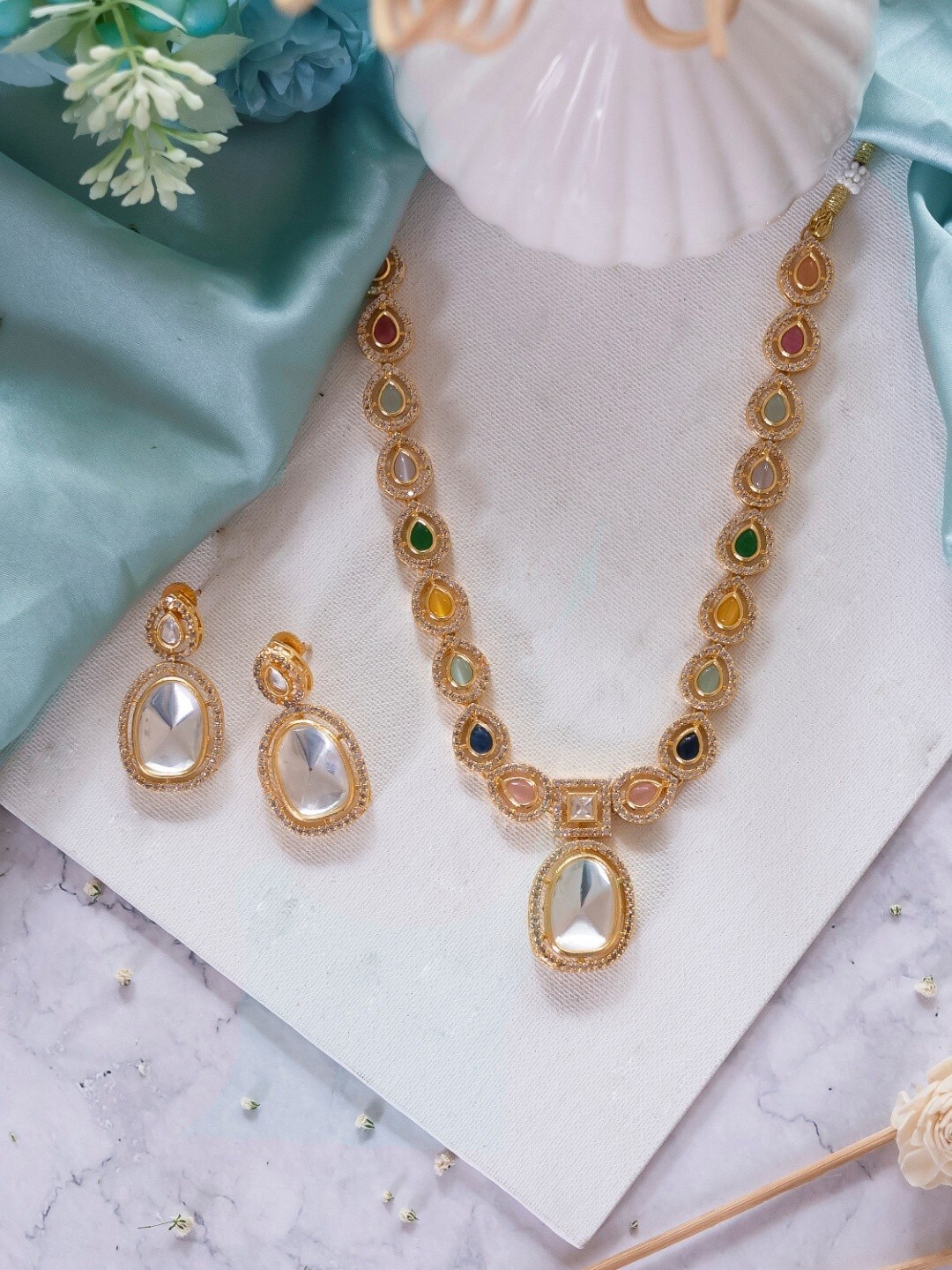 

Ishhaara Gold-Plated Onyx Studded Jewellery Set