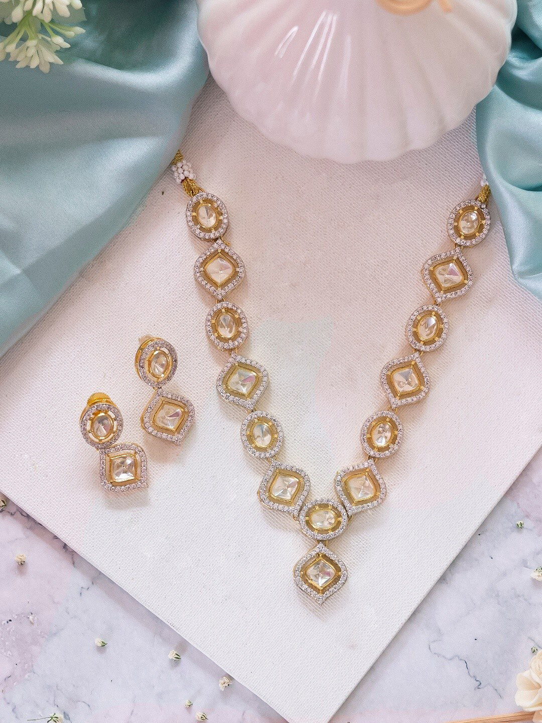 

Ishhaara Gold-Plated & Onyx Stone-Studded Jewellery Set