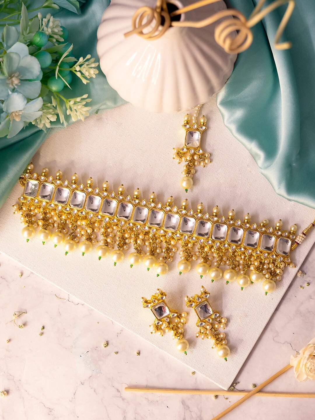 

Ishhaara Gold-Plated Onyx Stones & Beaded Pearl-Studded Jewellery Set