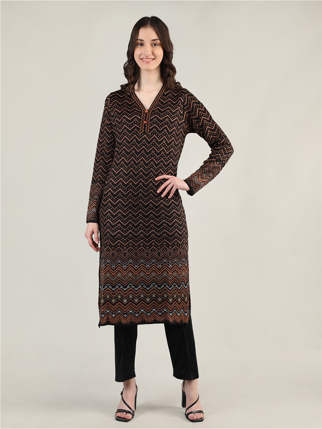 

MIKHAD Women Chevron Jacquard Wool Kurta, Black