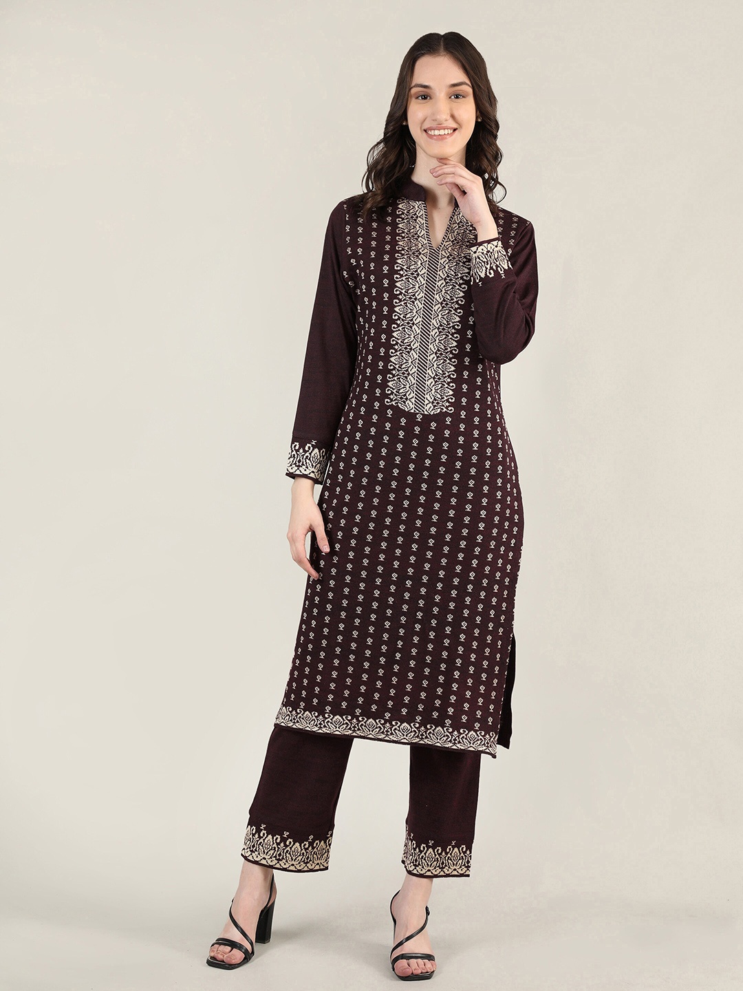 

MIKHAD Mandarin Collar Ethnic Motifs Printed Wool Kurta, Maroon