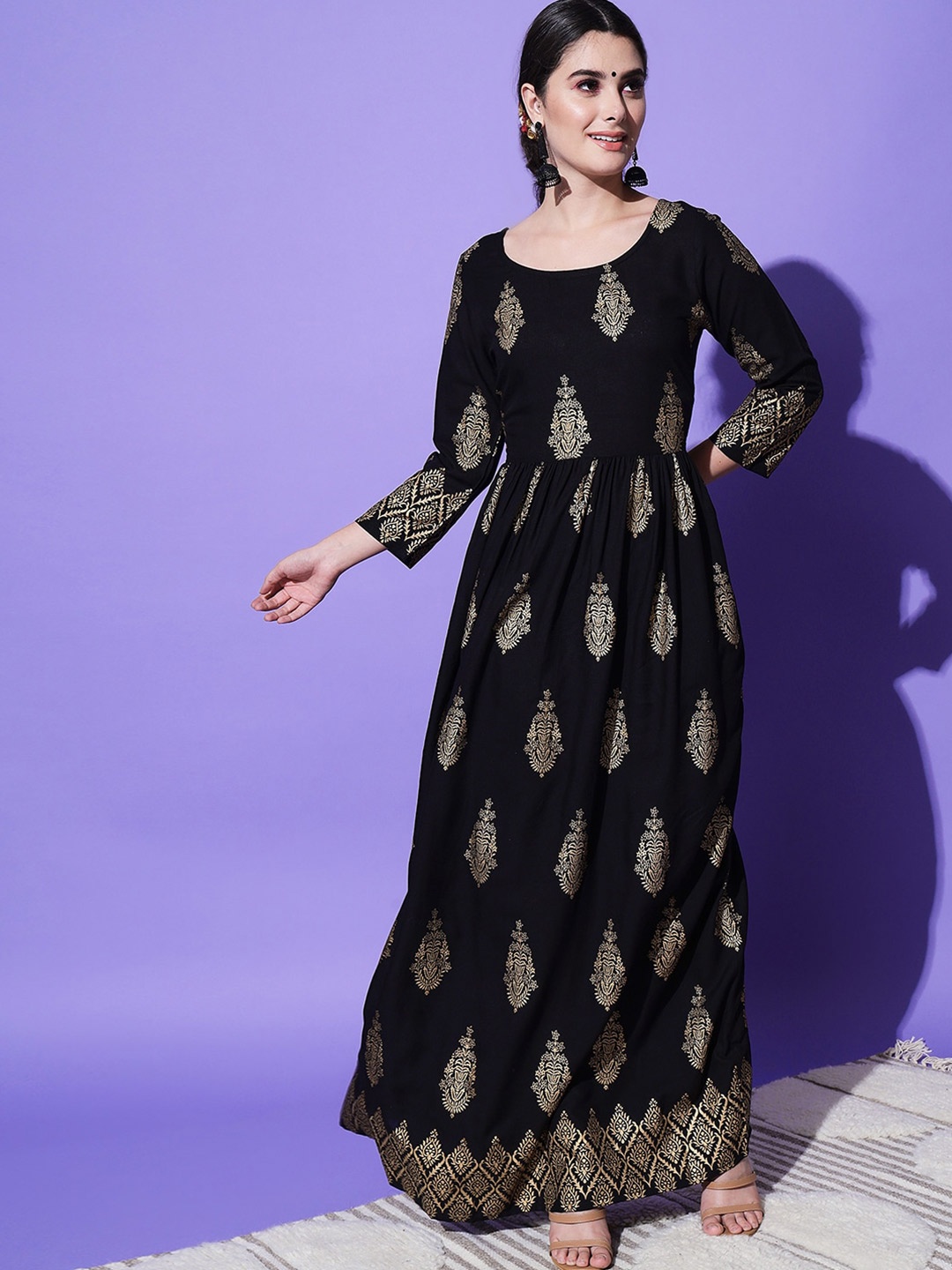 

Meeranshi Black Ethnic Motifs Maxi Maxi Dress