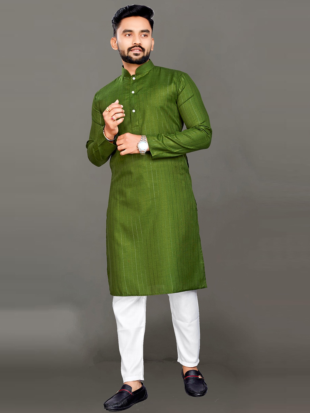 

Ekta Textiles Men Green Striped Pure Cotton Kurta with Pyjamas