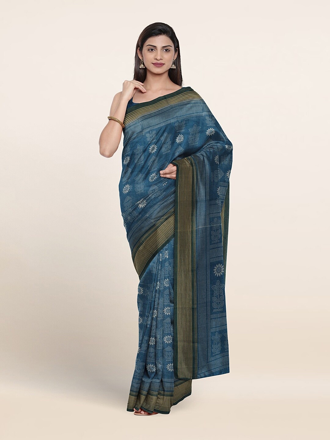 

Pothys Floral Printed Saree, Blue