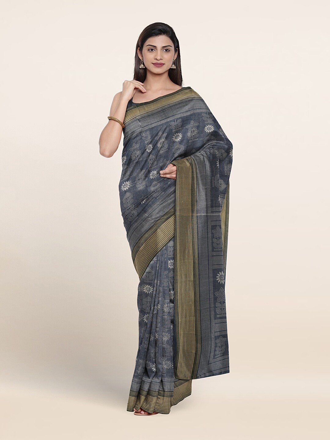 

Pothys Floral Printed Saree, Grey