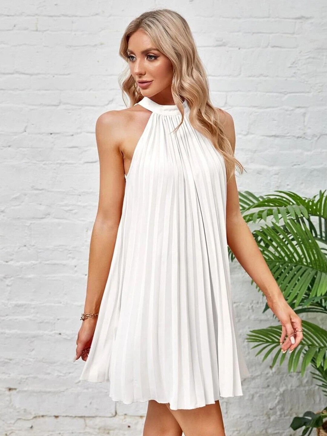 

La Aimee Choker Neck A-Line Dress, White