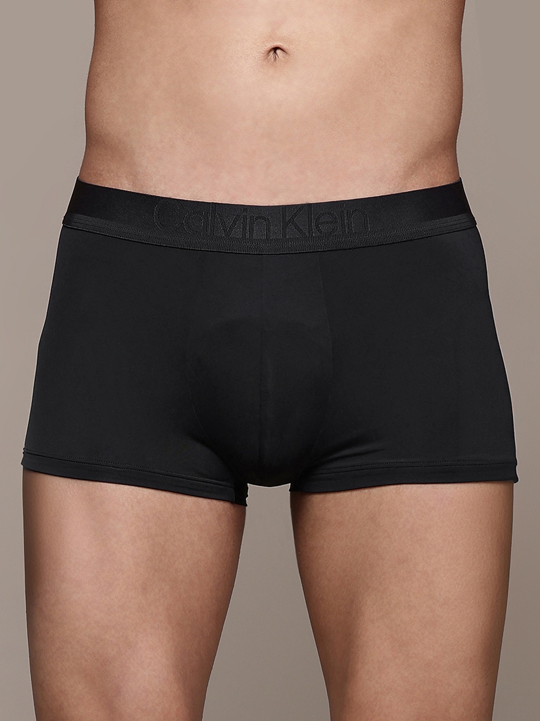 

Calvin Klein Underwear Low Rise Solid Trunks NB3391UB1, Black