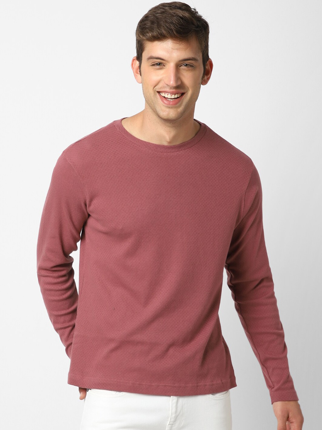 

VASTRADO Men Burgundy Cotton T-shirt