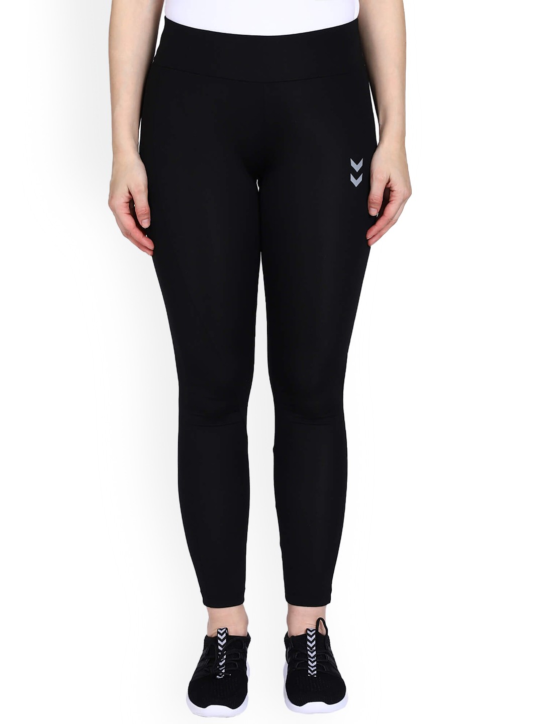 

hummel Women Black Solid Tights