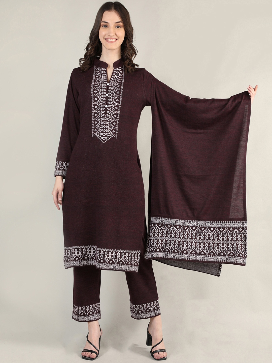 

MIKHAD Women Abstract Printed Kurta with Trousers, Purple