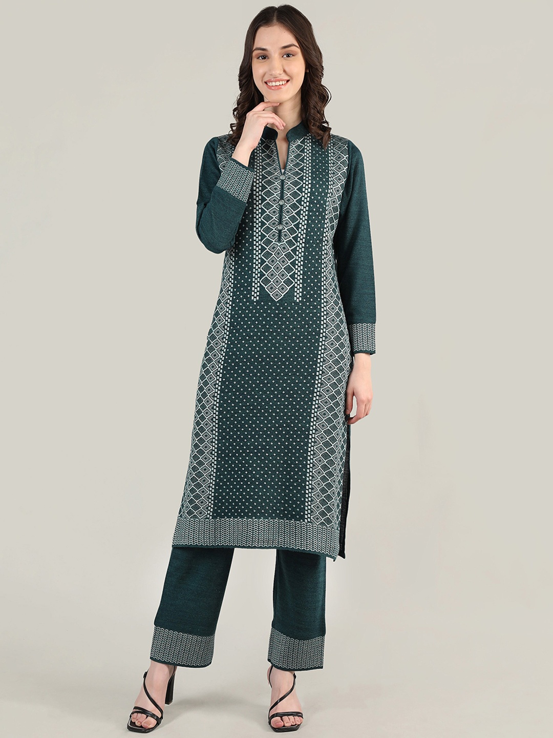 

MIKHAD Women Green Printed Kurta with Trousers
