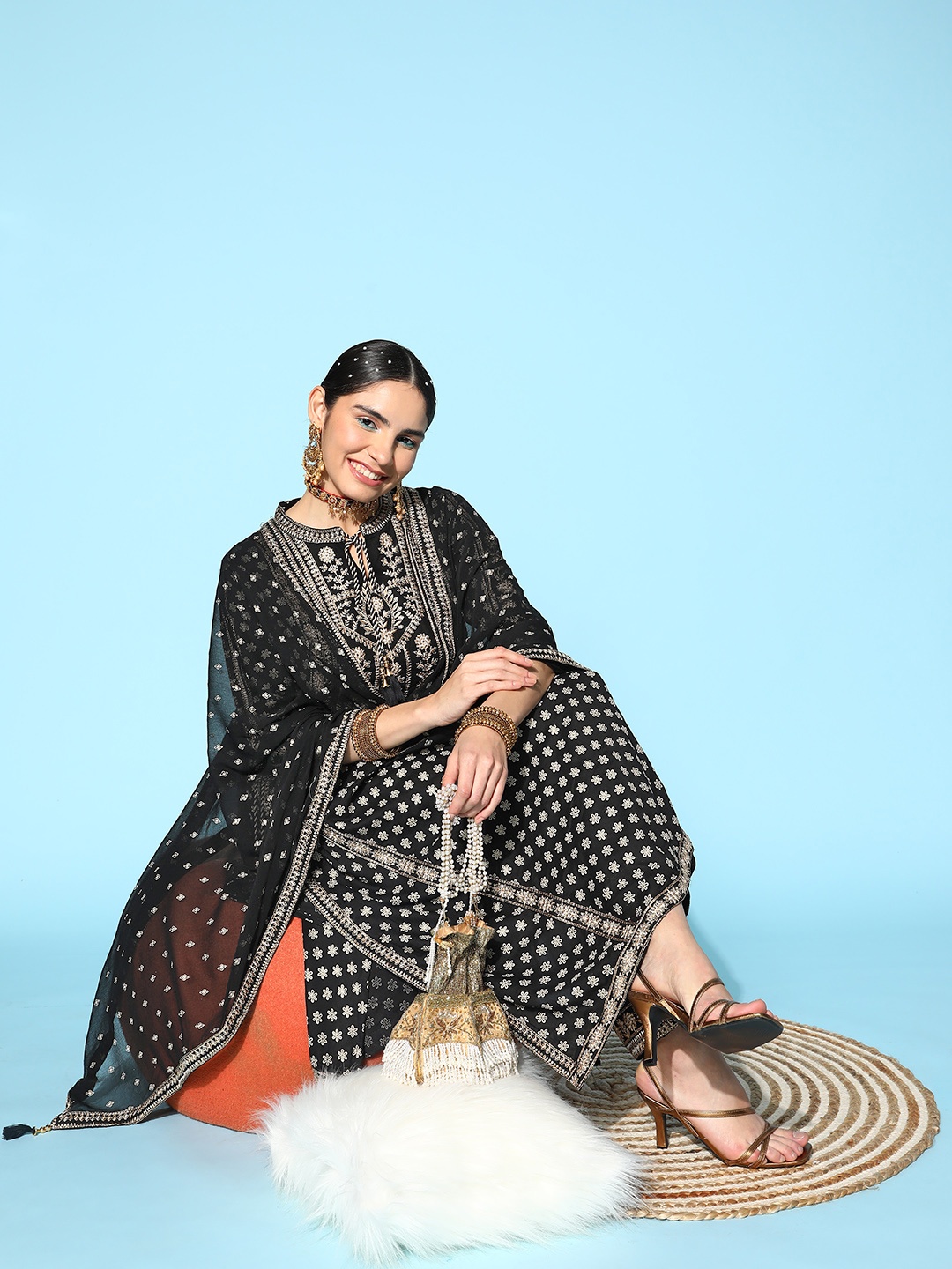

ZOLA Women Black Floral Embroidered Kurta with Trousers & With Dupatta
