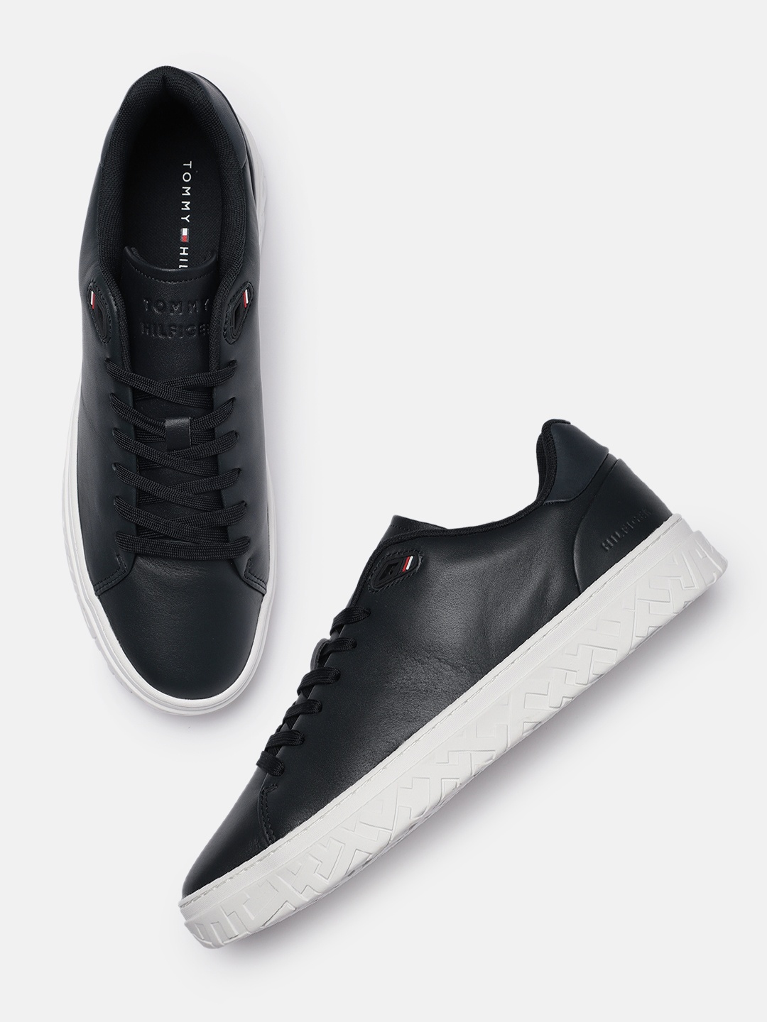 

Tommy Hilfiger Men Navy Blue Leather Sneakers