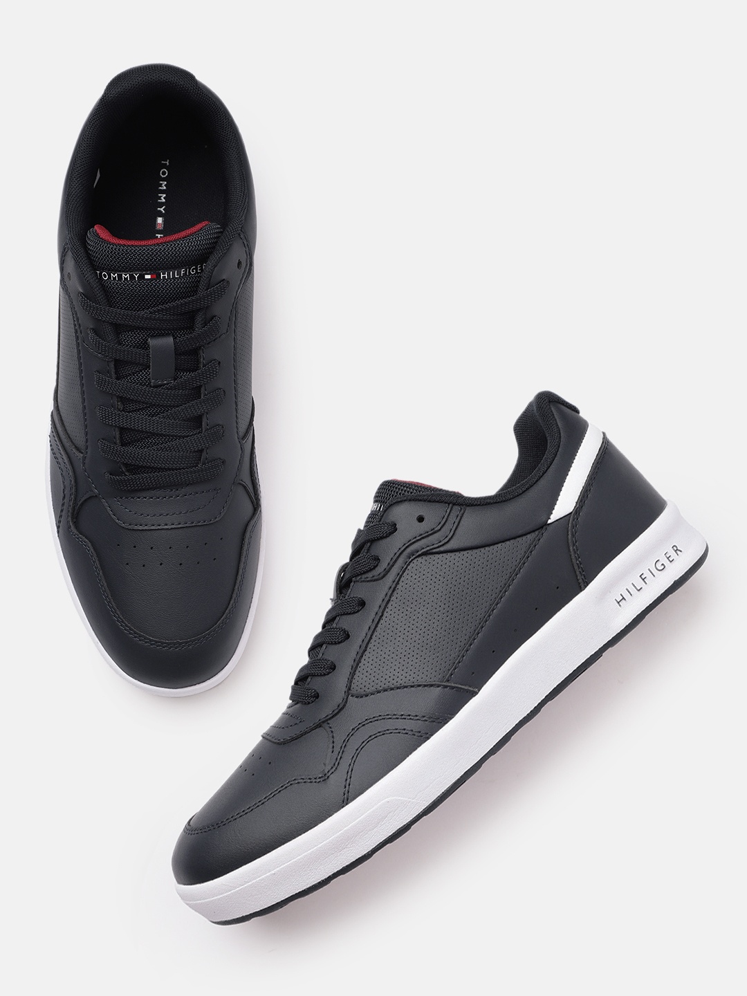 

Tommy Hilfiger Men Lightweight Leather Sneakers, Navy blue