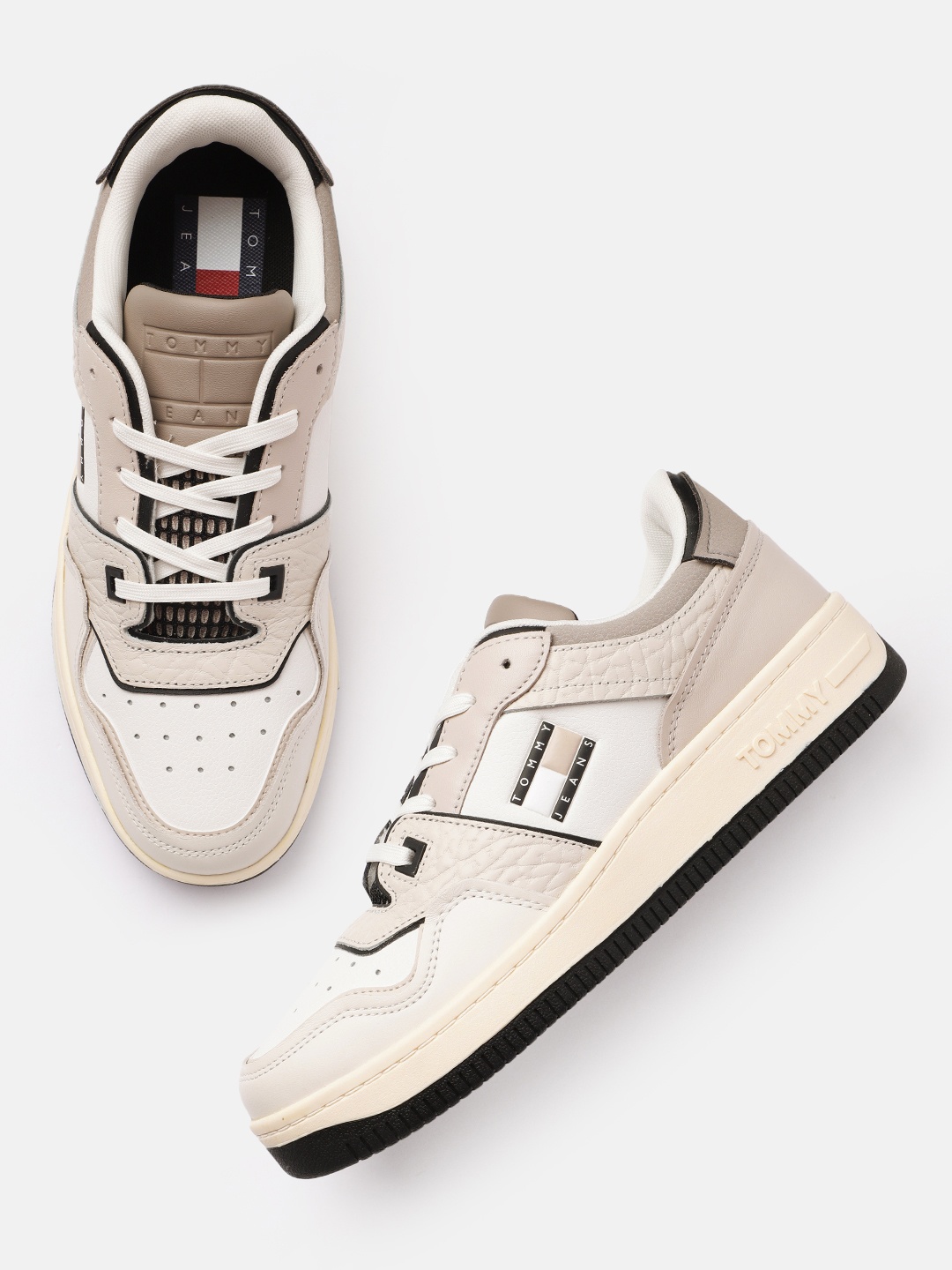 

Tommy Hilfiger Men Colourblocked Leather Sneakers, Off white