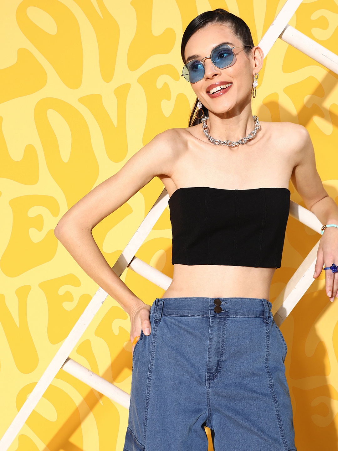 

Berrylush BASICS Black Tube Crop Top