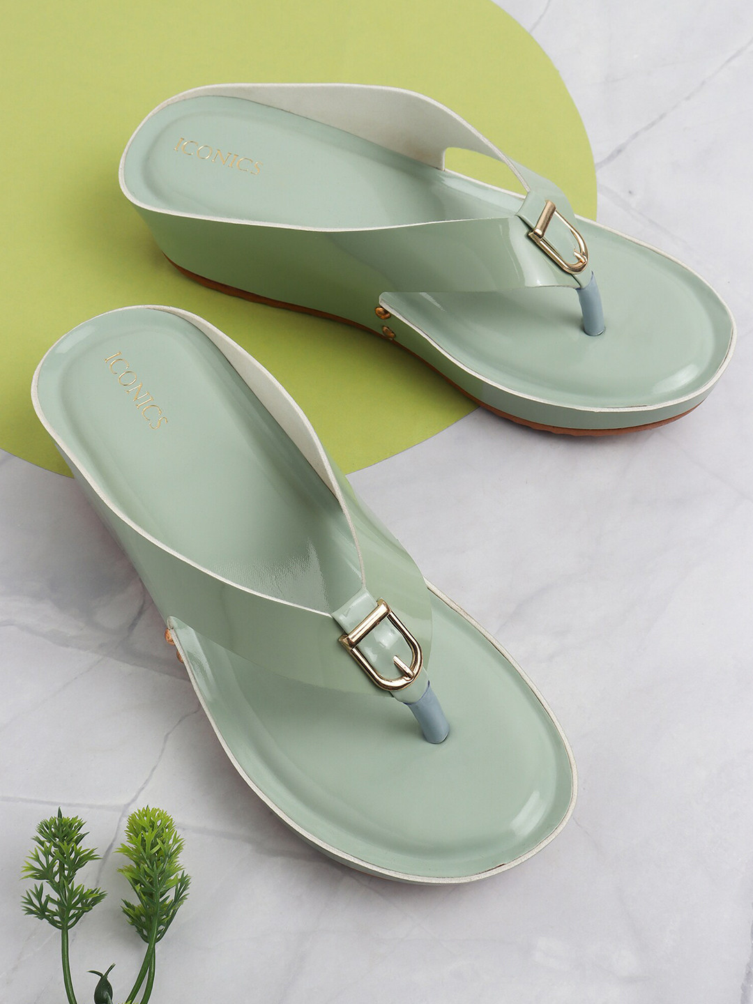 

ICONICS Women T-Strap Flats, Green