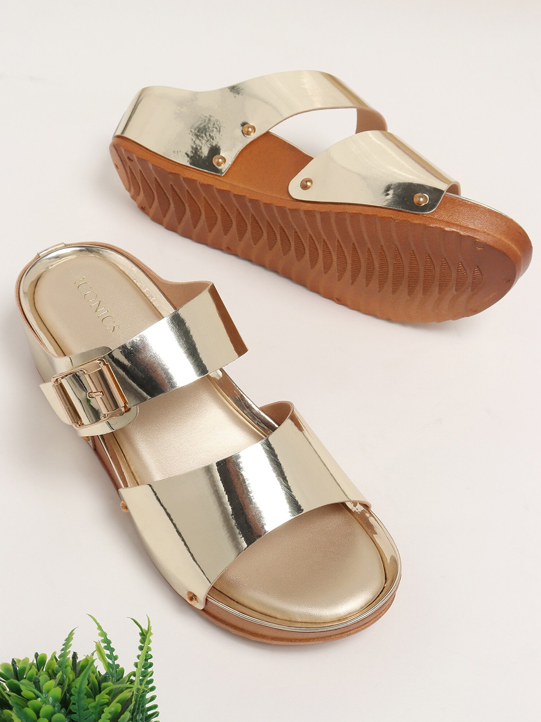 

ICONICS Comfort Heels With Buckles, Gold