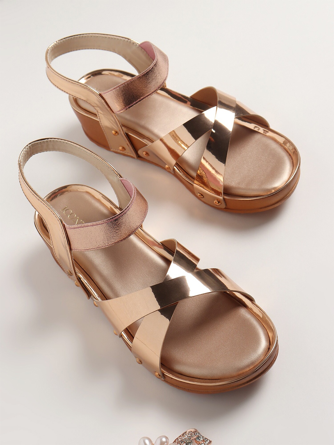 

ICONICS Women Comfort Heels, Rose gold