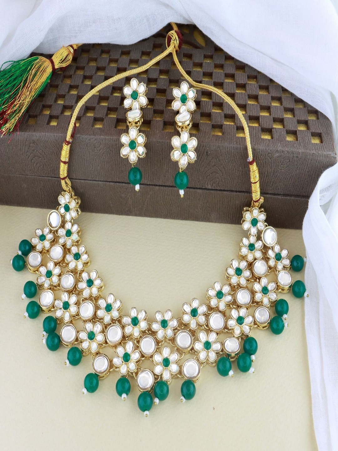 

I Jewels Gold-Plated Stone-Studded & Pearl Beaded Jewellery Set