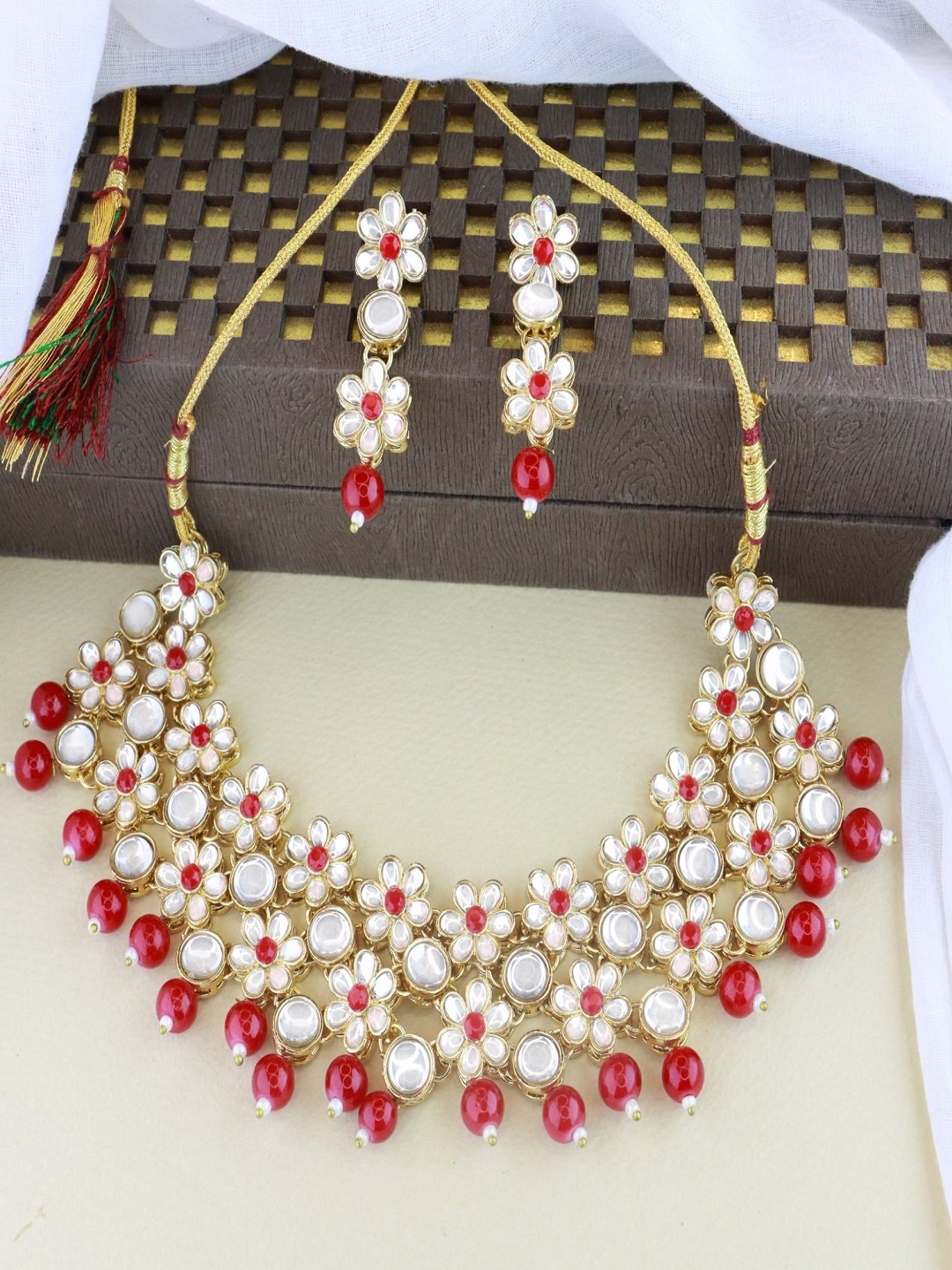 

I Jewels Gold-Plated Stone-Studded & Pearl Beaded Jewellery Set