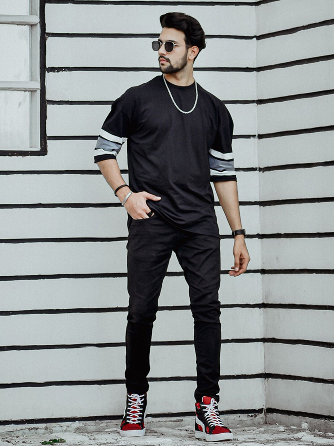 

Powerlook Men Drop-Shoulder Sleeves T-shirt, Black