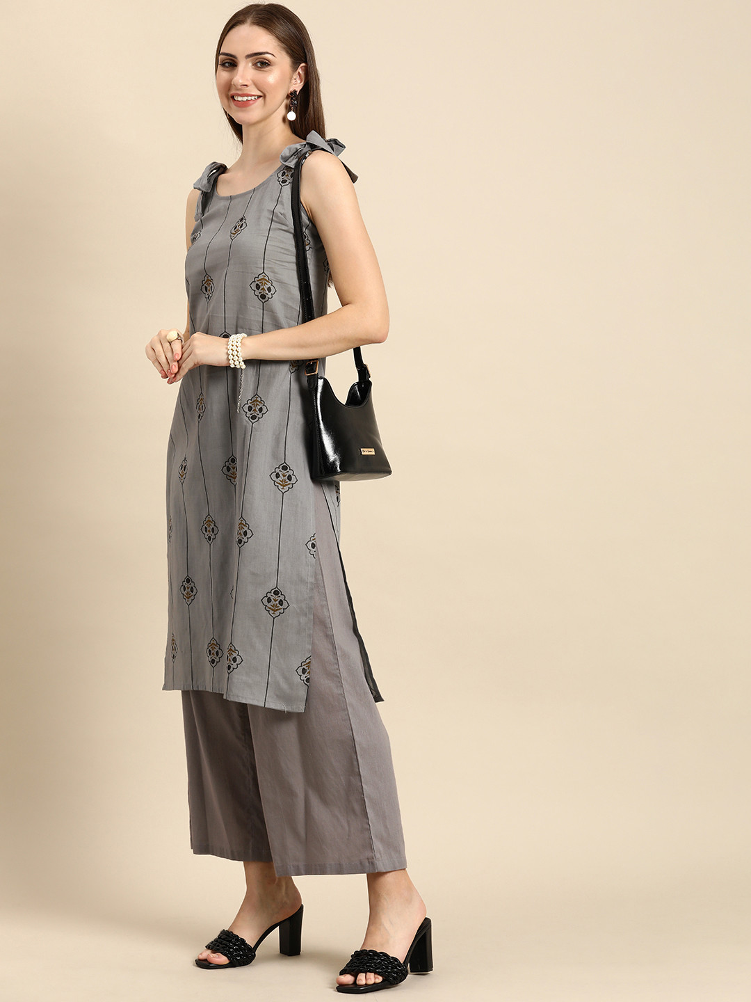 

Anouk Women Floral Printed Striped Pure Cotton Kurta with Palazzos, Grey