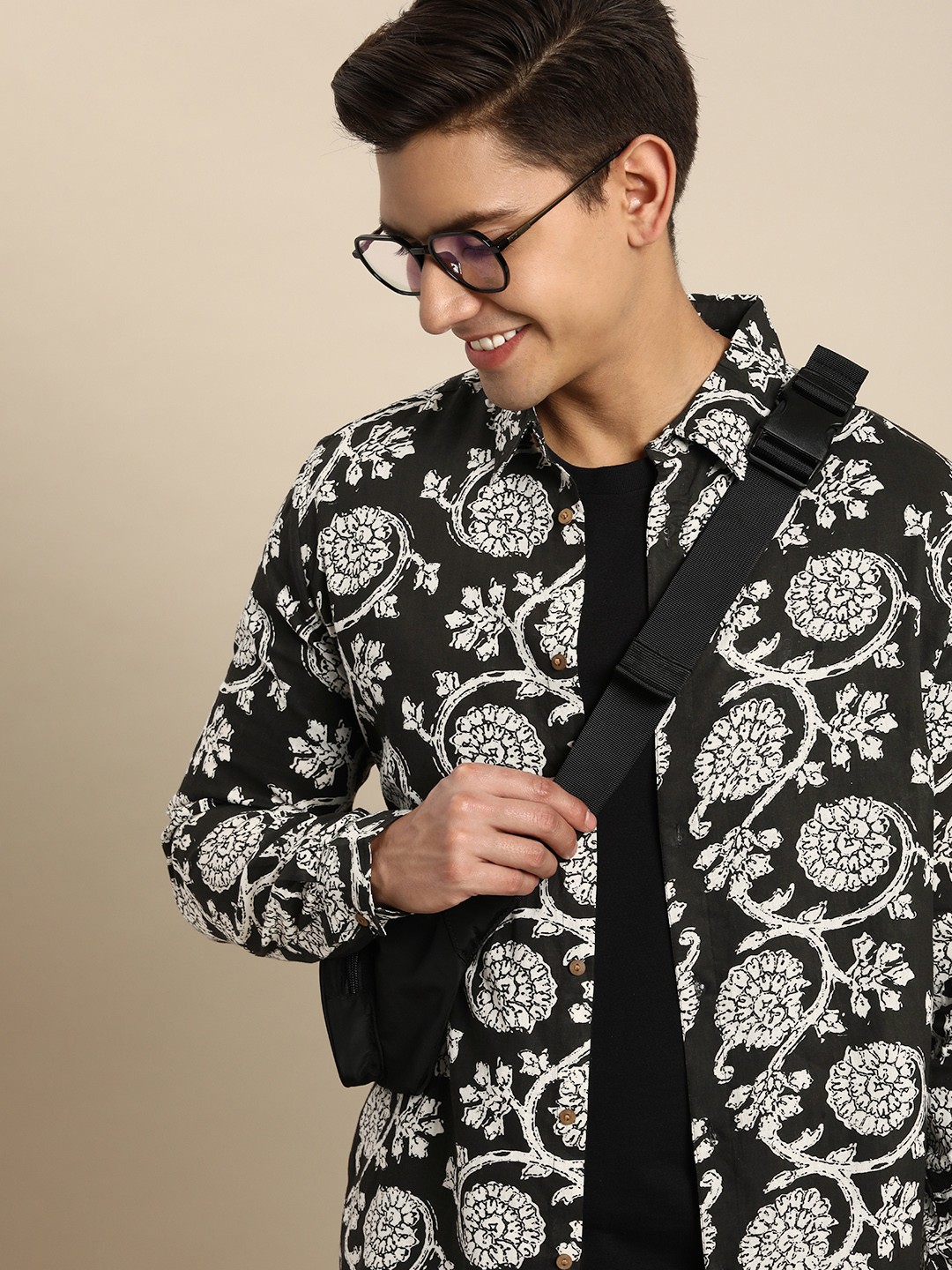 

Anouk Spread Collar Floral Printed Pure Cotton Casual Shirt, Black